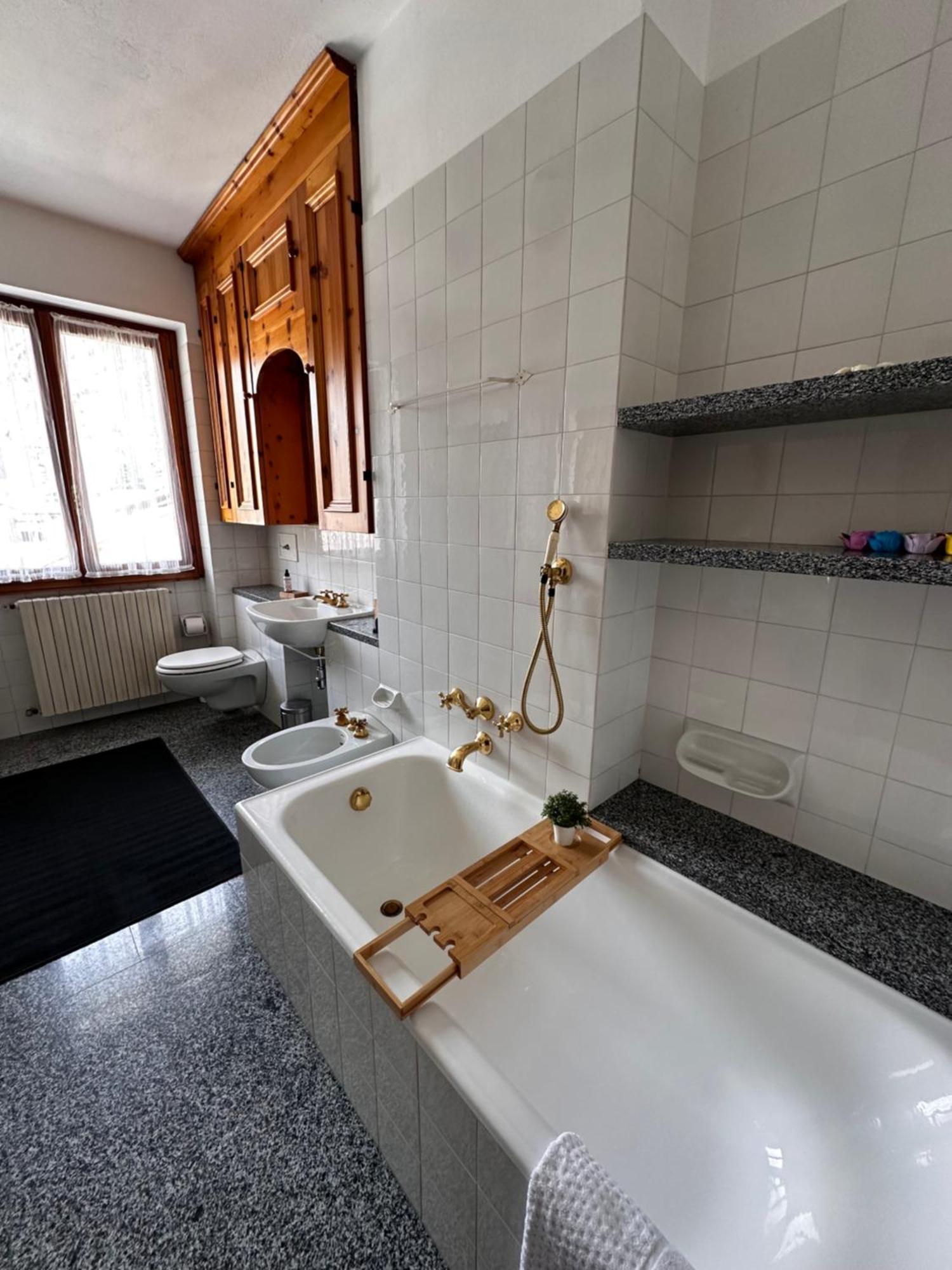 Ampio Appartamento Con Vista “Casa Magro” تيرانو المظهر الخارجي الصورة
